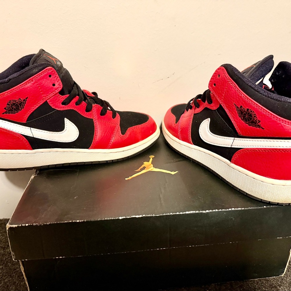 Air Jordan 1 Mid Infrared